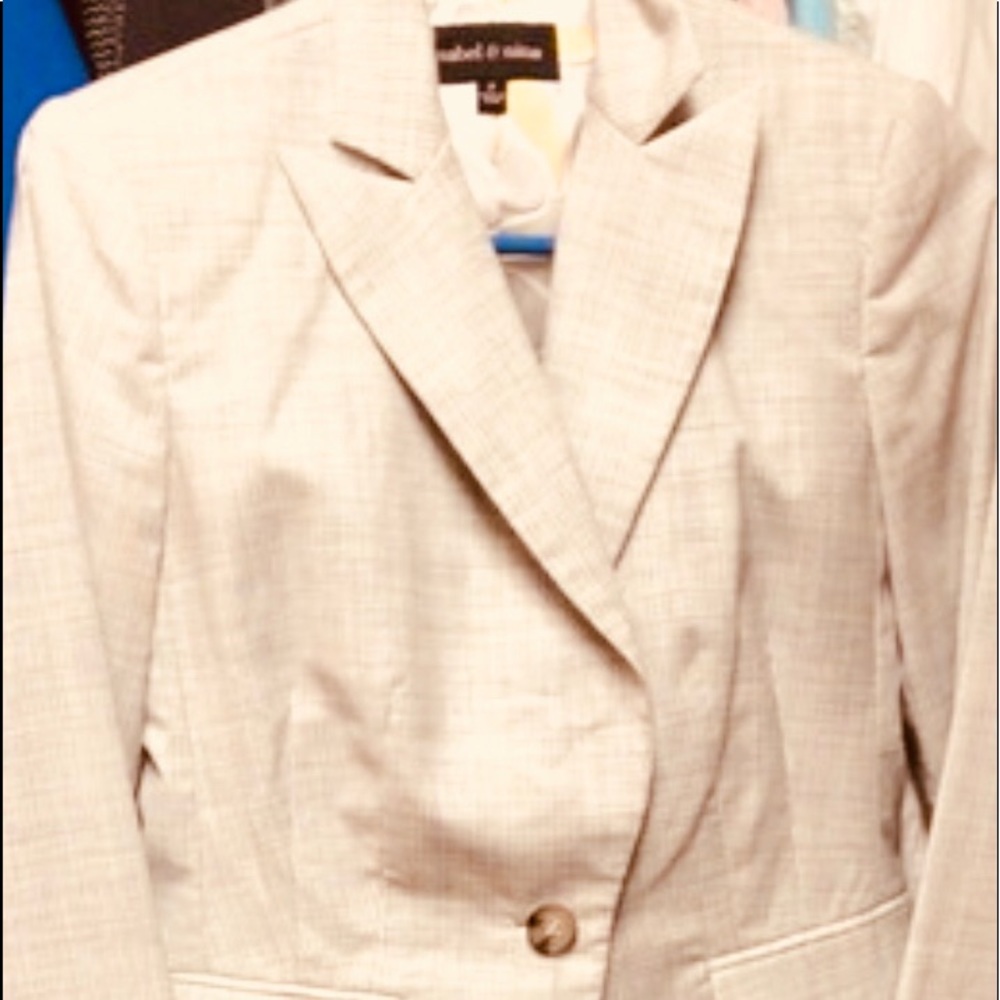 Isabel & Nina pant suit.